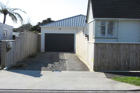 Photo of property in 19 Karaka Street, Merrilands, New Plymouth, 4312