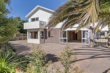 Photo of property in 8 Thornbill Rise, Unsworth Heights, Auckland, 0632