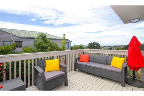 Photo of property in 1/272 Glamorgan Drive, Northcross, Auckland, 0630