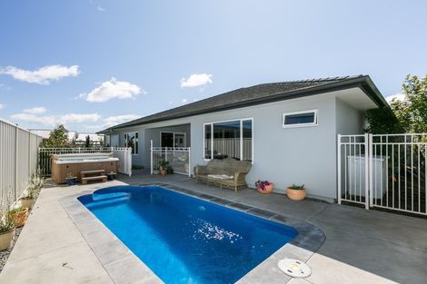 Photo of property in 75a Arataki Road, Havelock North, 4130