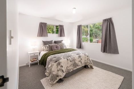 Photo of property in 20 Salford Street, Newlands, Wellington, 6037