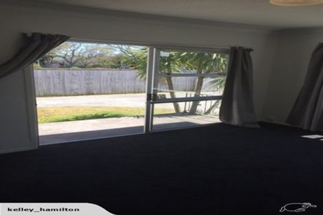 Photo of property in 51a Gloucester Road, Manurewa, Auckland, 2102