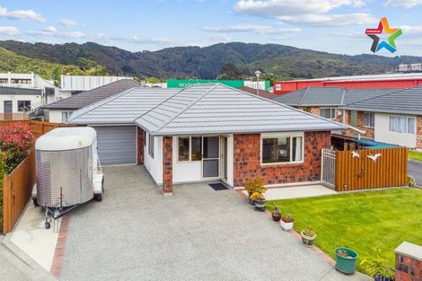Photo of property in 21 Woodland Mews, Wainuiomata, Lower Hutt, 5014