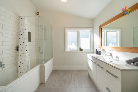 Photo of property in 24 Tory Street, Petone, Lower Hutt, 5012