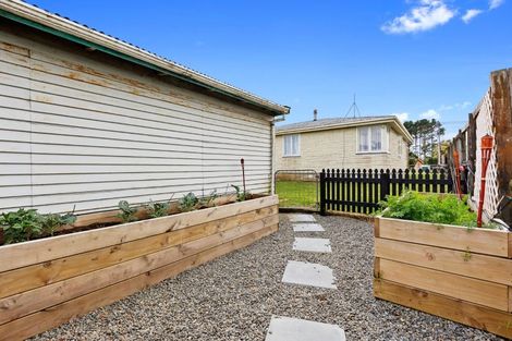 Photo of property in 16 Cumming Street, Okato, 4335