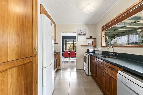 Photo of property in 100 Heta Road, Highlands Park, New Plymouth, 4312