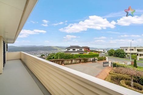 Photo of property in 44 Arahiwi Grove, Tirohanga, Lower Hutt, 5010