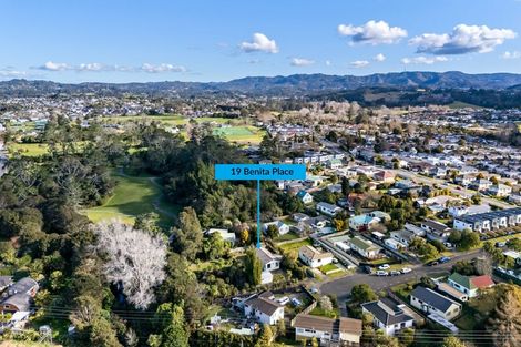 Photo of property in 19 Benita Place, Sunnyvale, Auckland, 0612