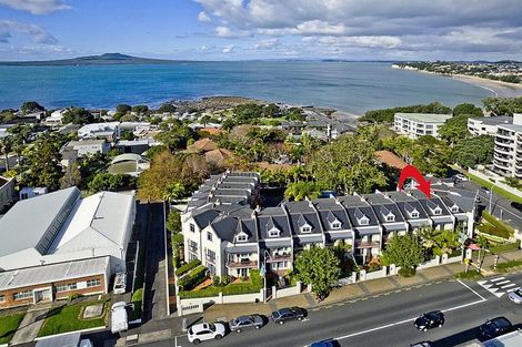 Photo of property in 4/177 Hurstmere Road, Takapuna, Auckland, 0622