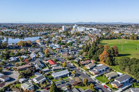 Photo of property in 17 Hibiscus Avenue, Hamilton Lake, Hamilton, 3204