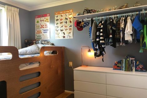 Photo of property in 4 Holloway Road, Omata, New Plymouth, 4374