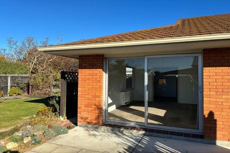 Photo of property in 2/7 Camberwell Place, Avonhead, Christchurch, 8042