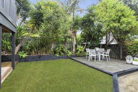 Photo of property in 512a West Coast Road, Oratia, Auckland, 0604