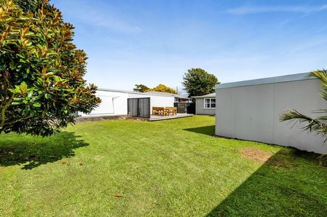 Photo of property in 9 Manu Crescent, Upper Vogeltown, New Plymouth, 4310