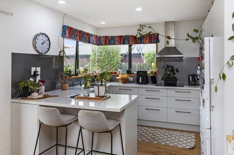 Photo of property in 2/14 Farquhars Road, Redwood, Christchurch, 8051