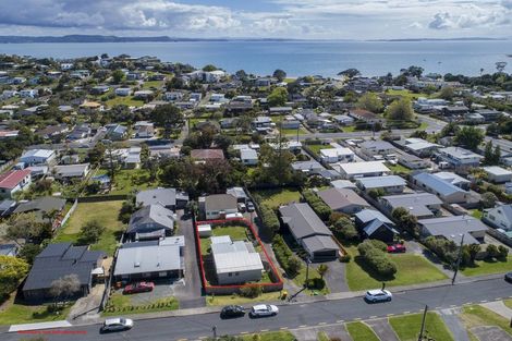 Photo of property in 30 Holiday Road, Stanmore Bay, Whangaparaoa, 0932