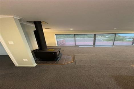 Photo of property in 9 Angle Street, Picton, 7220