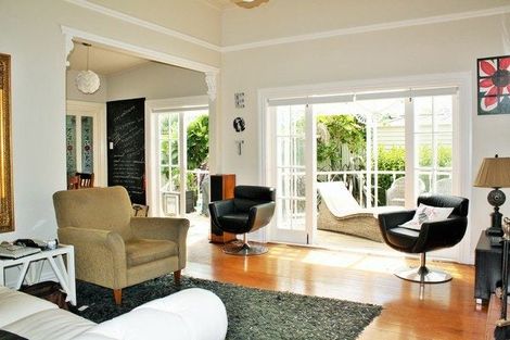 Photo of property in 35 Roberton Road, Avondale, Auckland, 1026
