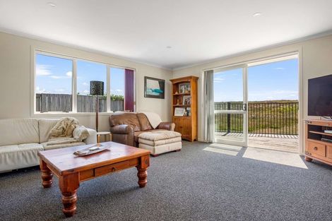 Photo of property in 10 Selliera Place, Papamoa Beach, Papamoa, 3118