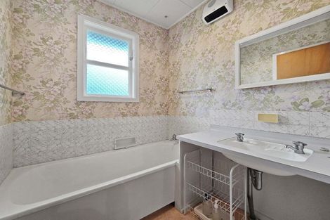 Photo of property in 16 Cypress Drive, Maungaraki, Lower Hutt, 5010