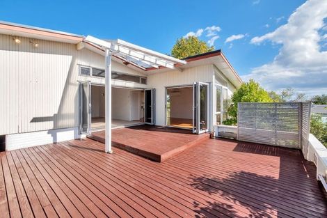 Photo of property in 42 Woodstock Road, Forrest Hill, Auckland, 0620