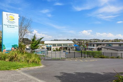 Photo of property in 1/893 Beach Road, Waiake, Auckland, 0630