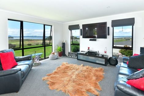 Photo of property in 137 Tuparekura Road, South Head, Helensville, 0874
