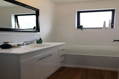 Photo of property in 20 Sawtell Place, Northcote, Christchurch, 8052