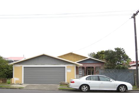 Photo of property in 16 Kowhai Street, Strandon, New Plymouth, 4312