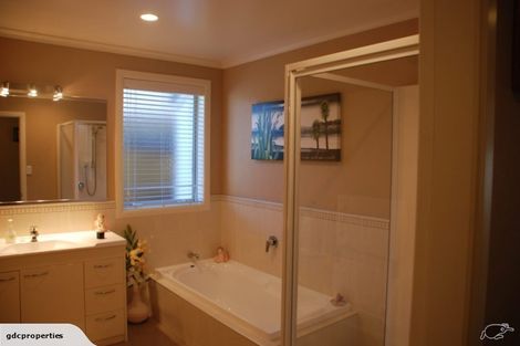 Photo of property in 48 Farringdon Avenue, Rototuna North, Hamilton, 3210