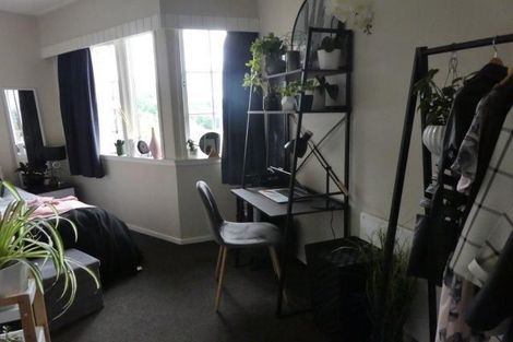 Photo of property in 11 Wynyard Crescent, Fernhill, Queenstown, 9300