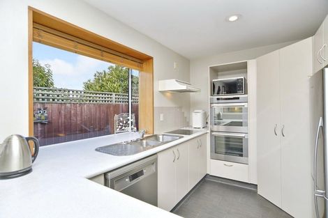 Photo of property in 31 Creese Place, Redwood, Christchurch, 8051