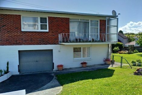 Photo of property in 4/2 Scarboro Terrace, Murrays Bay, Auckland, 0630