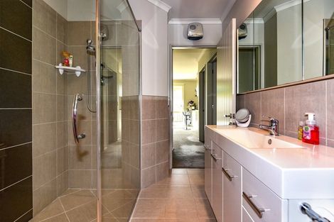 Photo of property in 1/220 Avonhead Road, Avonhead, Christchurch, 8042