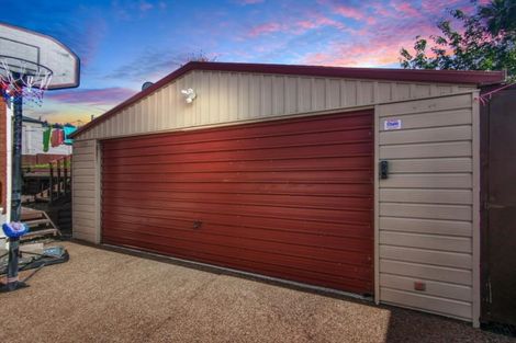 Photo of property in 45 Aldern Road, Massey, Auckland, 0614