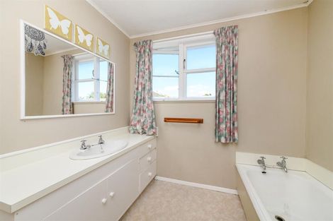 Photo of property in 31 Follett Street, Marton, 4710