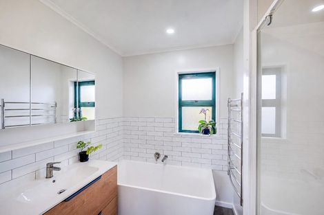 Photo of property in 16 Surrey Street, Taradale, Napier, 4112