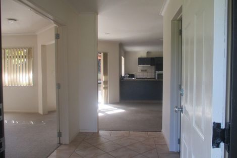 Photo of property in 10 Waimarino Road, Weymouth, Auckland, 2103