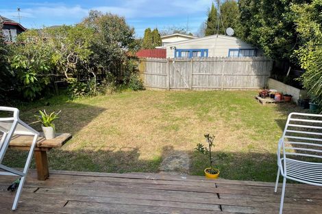 Photo of property in 1/5 Akehurst Avenue, New Lynn, Auckland, 0600