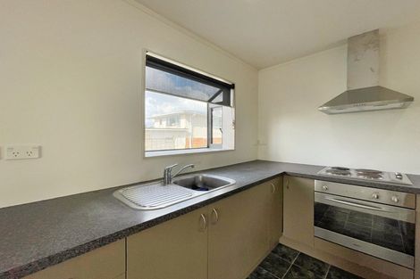 Photo of property in 39 Amberley Avenue, Te Atatu South, Auckland, 0610