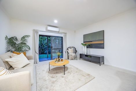 Photo of property in 1/4 Charlenne Close, Ranui, Auckland, 0612