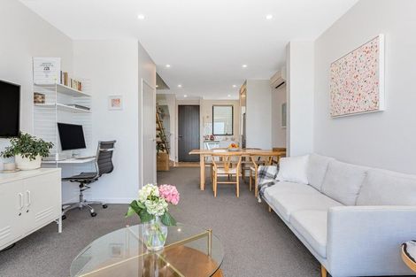 Photo of property in 3/52 High Street, Island Bay, Wellington, 6023