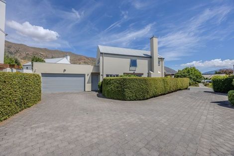 Photo of property in 9 Meadowbrook Place, Wanaka, 9305