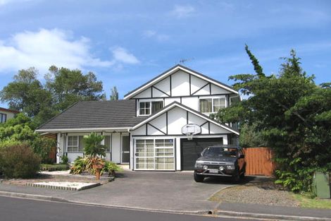 Photo of property in 1/3 Ronald Macken Place, Windsor Park, Auckland, 0632