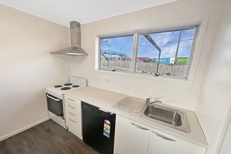 Photo of property in 7a Clayburn Road, Glen Eden, Auckland, 0602