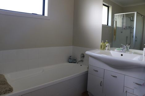 Photo of property in 20 Richardson Avenue, Pukekohe, 2120