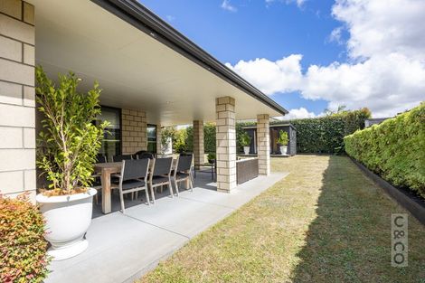 Photo of property in 10 Pohutukawa Parade, Riverhead, 0820