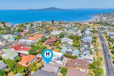 Photo of property in 1/51 Seaview Road, Castor Bay, Auckland, 0620