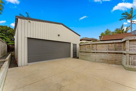 Photo of property in 15 Charles Prevost Drive, The Gardens, Auckland, 2105