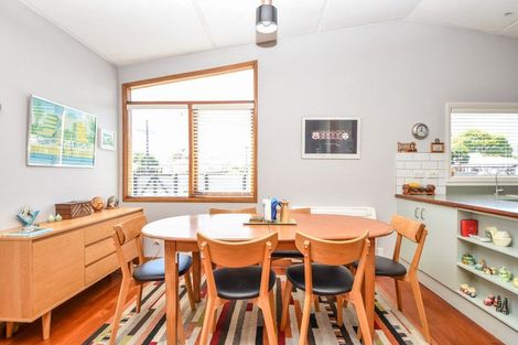 Photo of property in 22 Victoria Street, Carterton, 5713